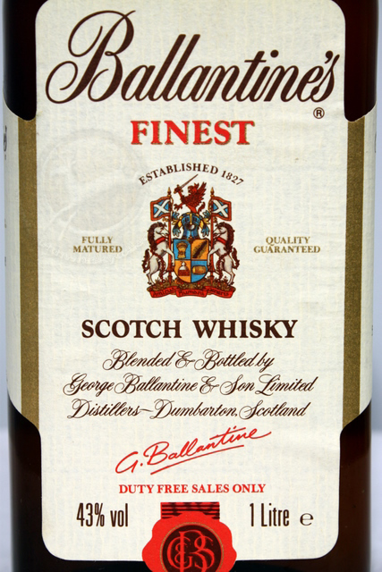 Ballantines Finest front detailed image of bottle