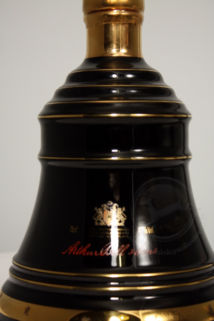 Bells Decanter : Year of the sheep 1991 rear detailed image of bottle